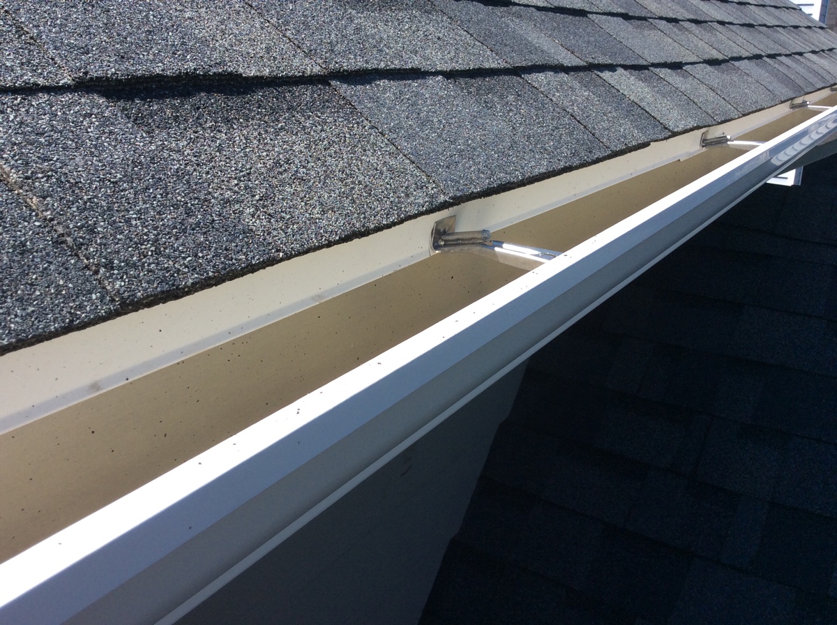 Reasons To Get Your Roof, Siding & Gutters Serviced Before Winter