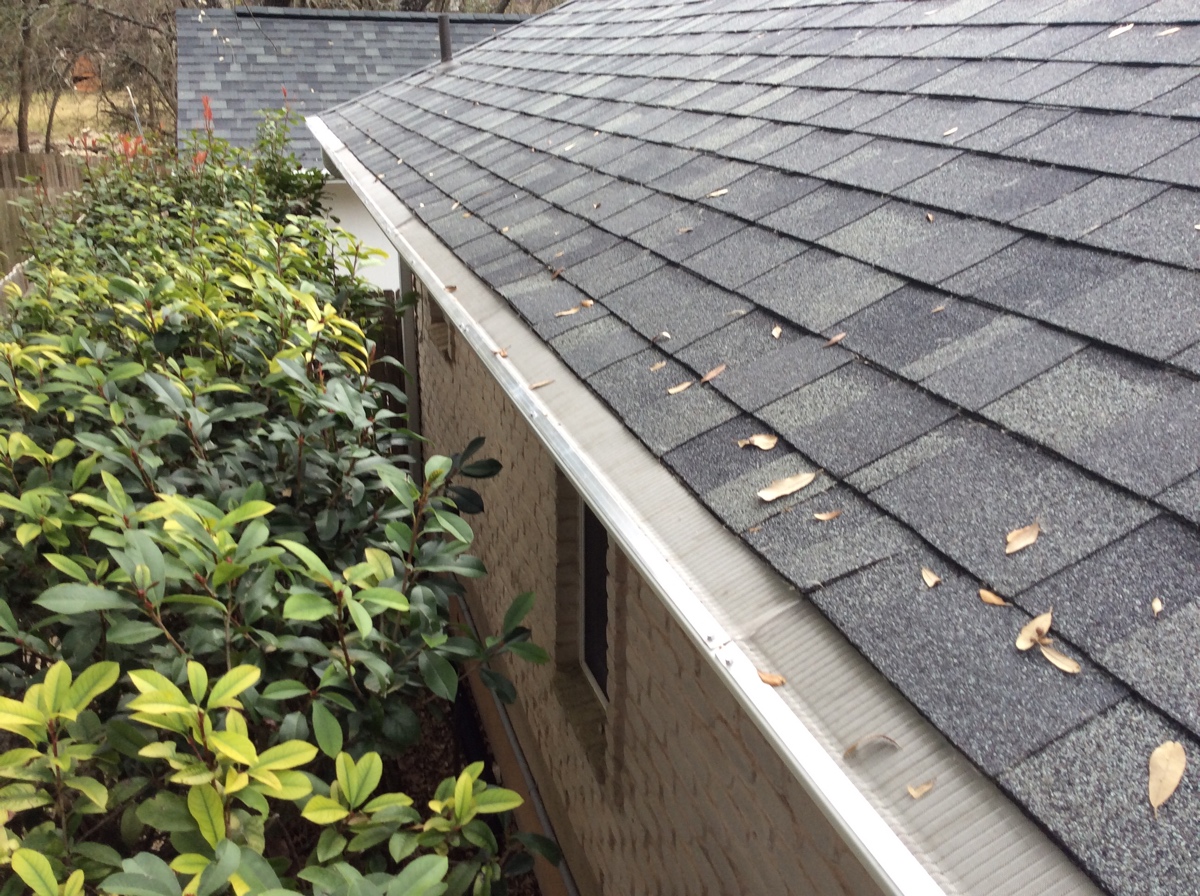 Reasons To Get Your Roof, Siding & Gutters Serviced Before Winter